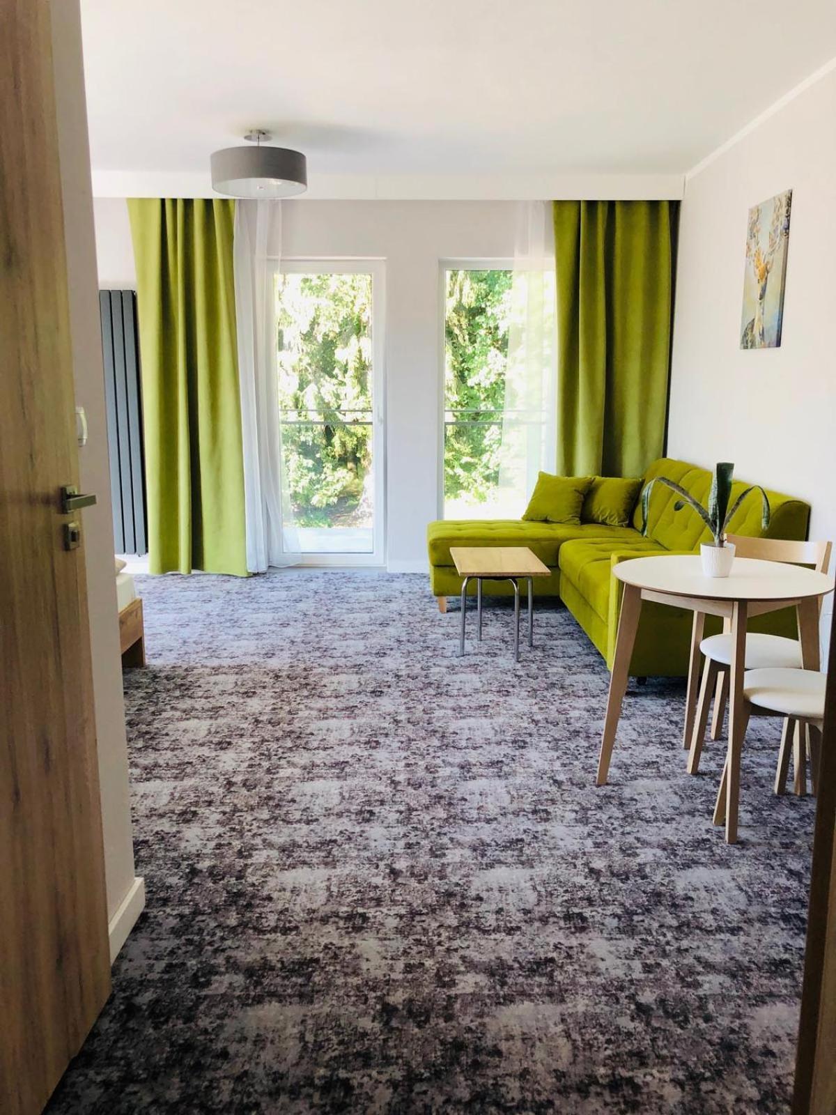 La Park Aparthotel Kudowa Zdroj Ngoại thất bức ảnh