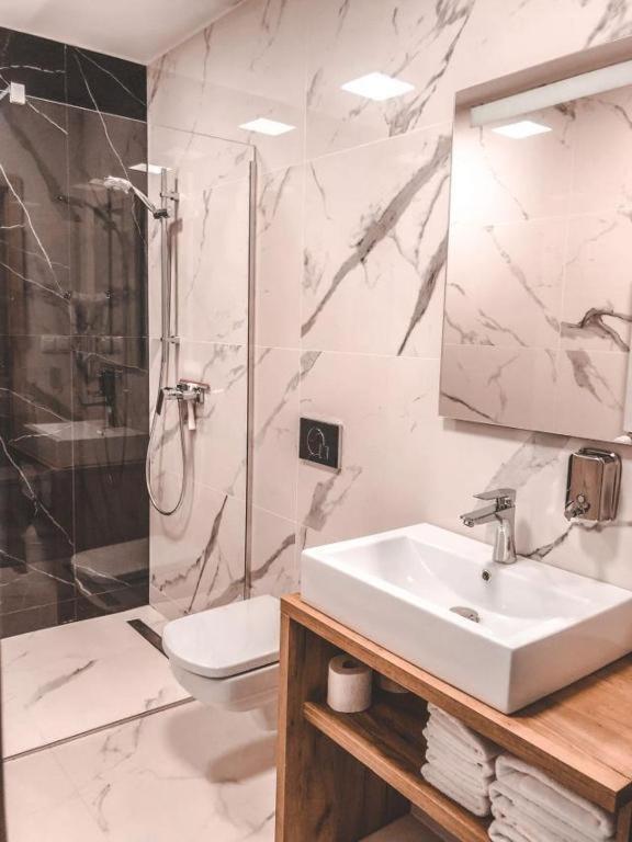 La Park Aparthotel Kudowa Zdroj Ngoại thất bức ảnh