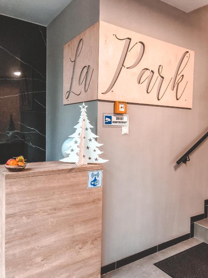 La Park Aparthotel Kudowa Zdroj Ngoại thất bức ảnh